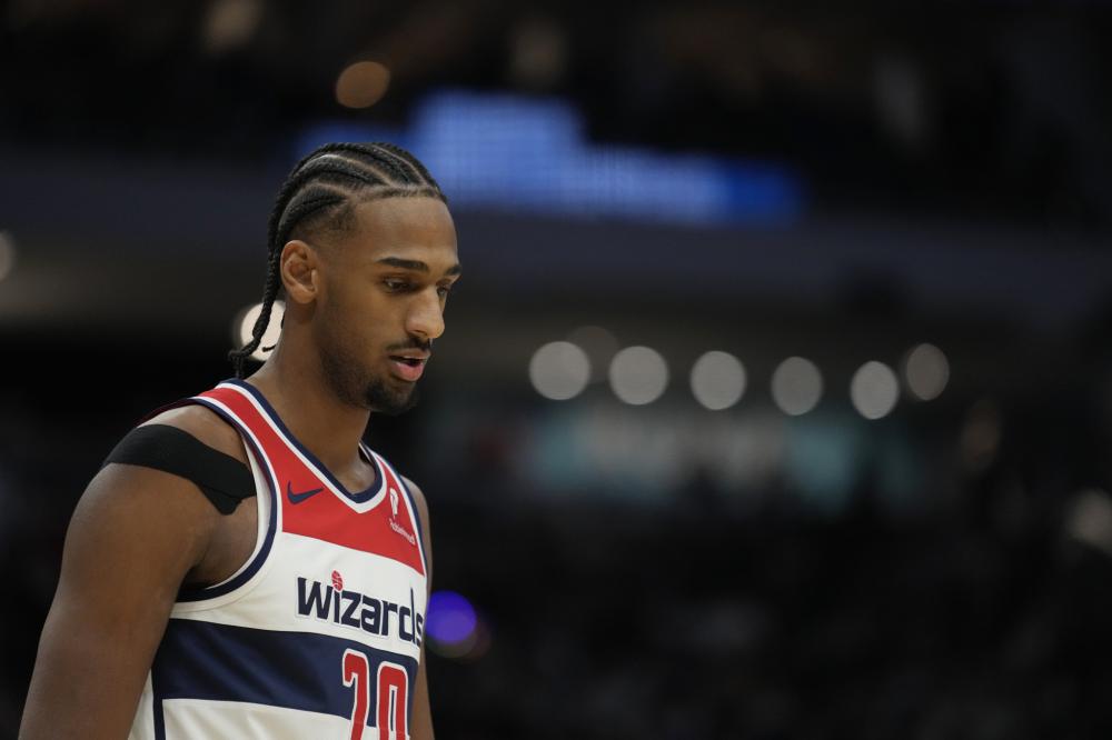 在榜首保持 在榜首保持